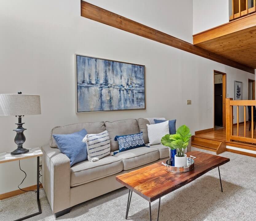 xxl-painting-that-adds-other-elements-to-the-room