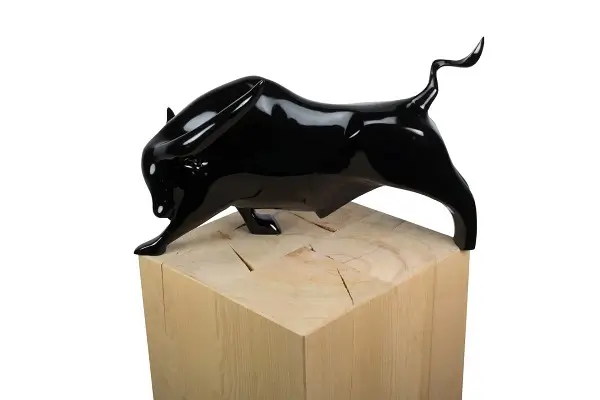 sculpture-artificial stone-focussed