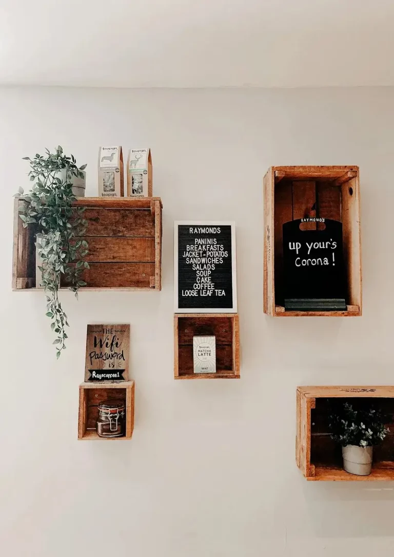 unique-shelves-for-home-decoration